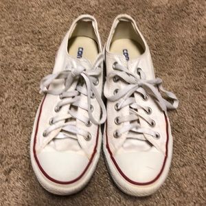 Gently used converse shoes